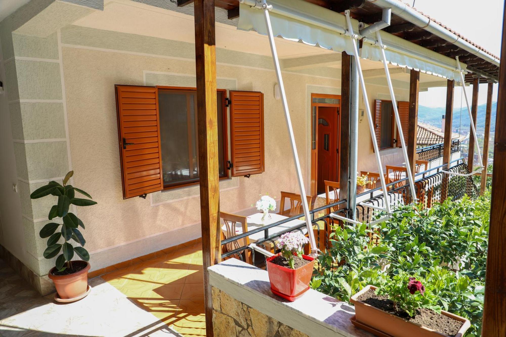 Guest House Marjo Берат Экстерьер фото