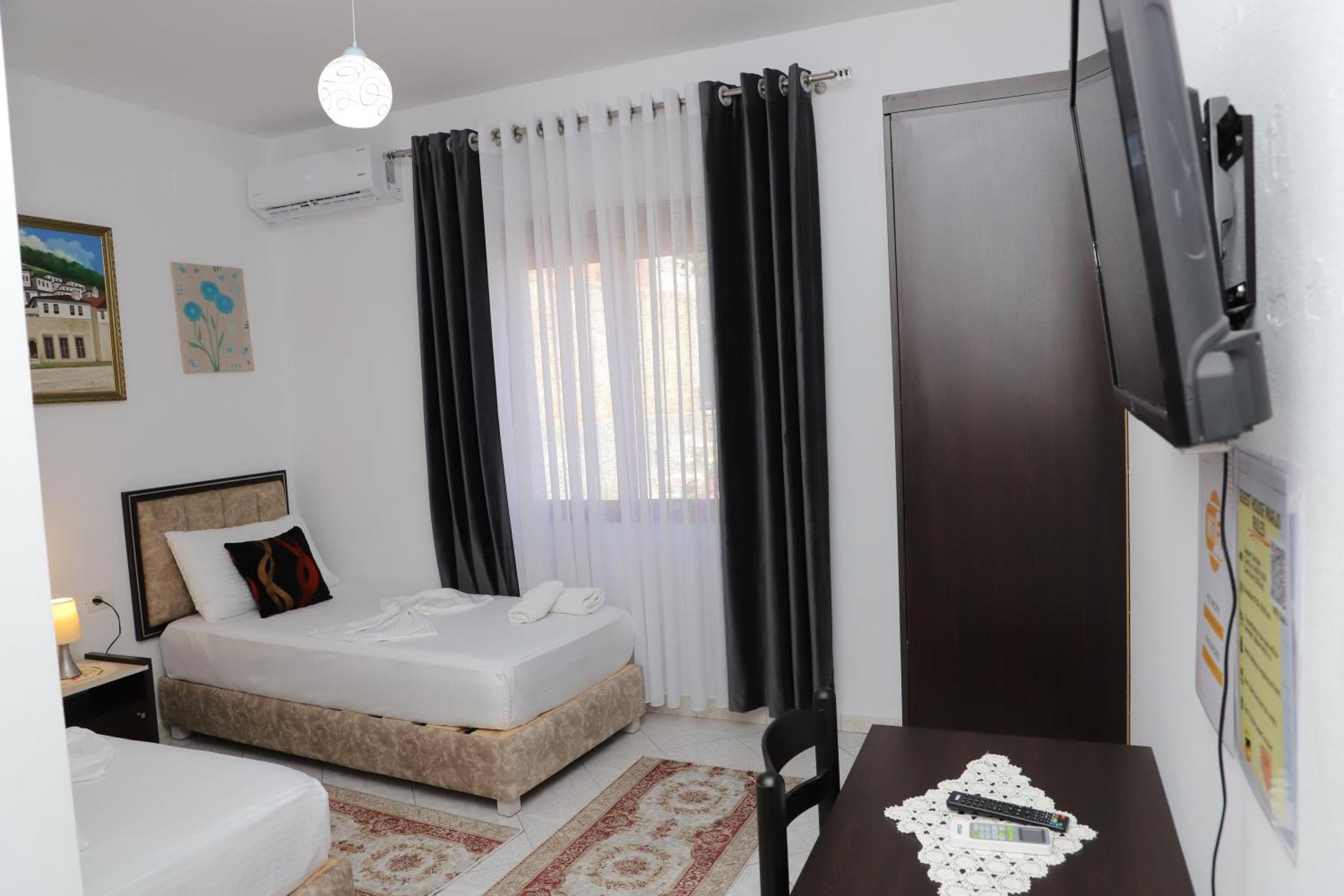 Guest House Marjo Берат Экстерьер фото